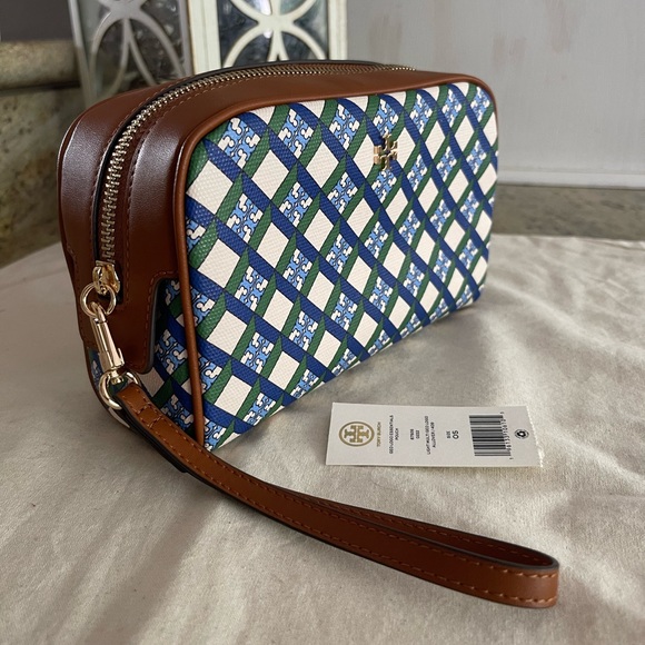Tory Burch Handbags - New Tory Burch make up bag wristlet